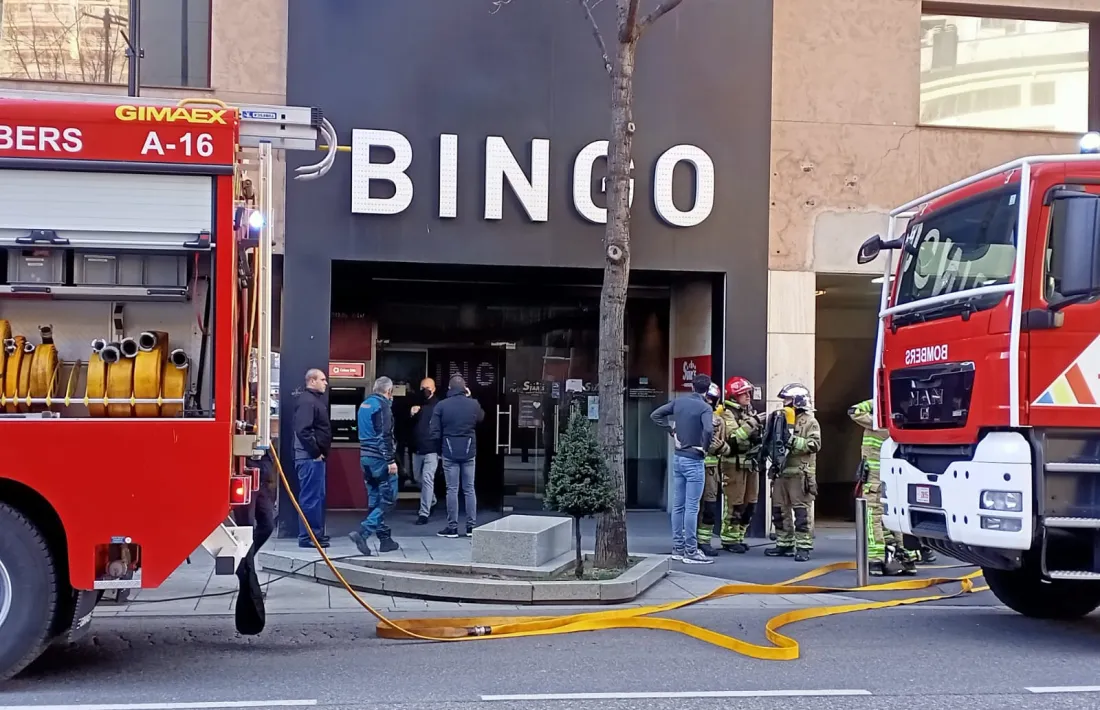 Un moment de l'actuació dels bombers.