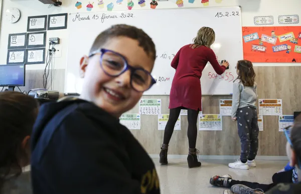 p._07_escola_sense_mascareta_-_facundo_santana