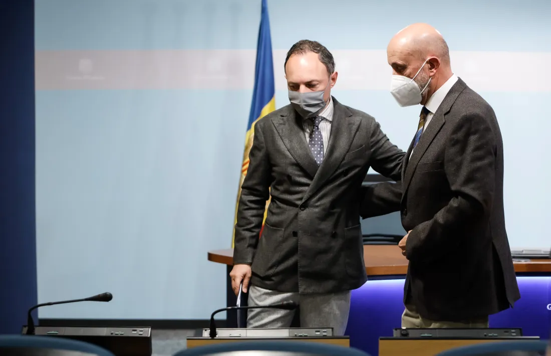 El cap de Govern, Xavier Espot, i el titular de Salut, Joan Martínez Benazet, ahir en finalitzar la compareixença on van fer pública la renúncia del ministre.