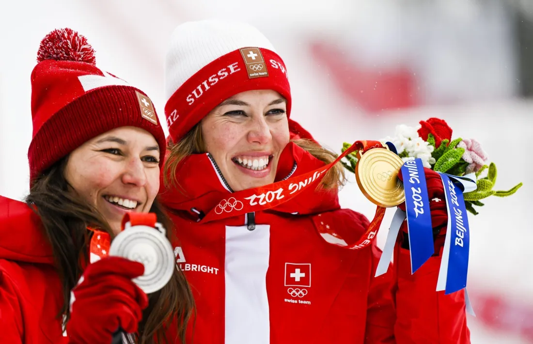 Wendy Holdener, amb la plata, i Michelle Gisin, amb l’or, superen un rècord per Suïssa.