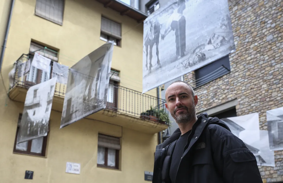 Miquel Mercé al centre històric de la capital.