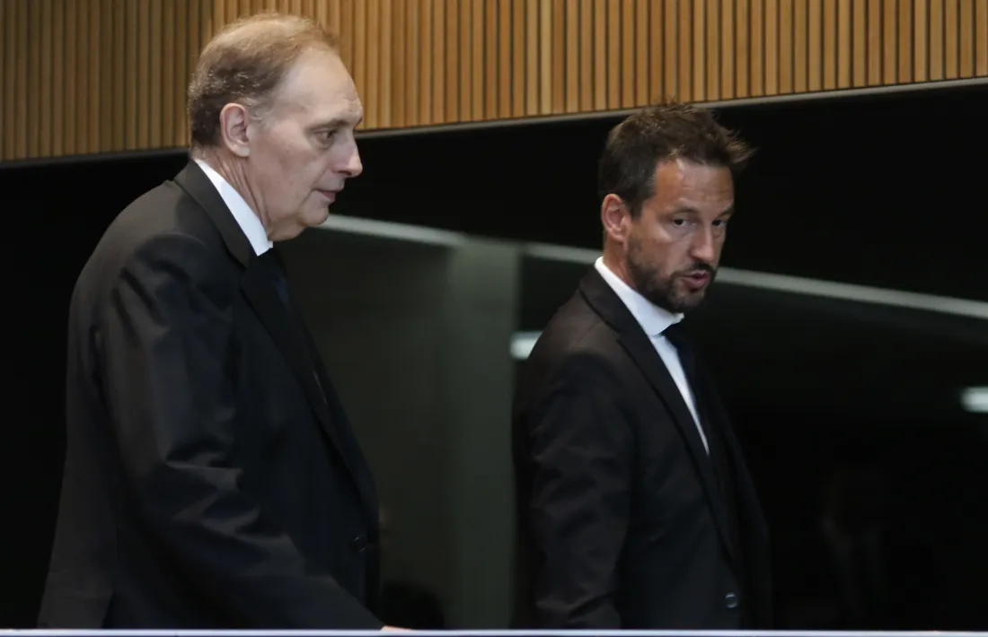 Els presidents dels grups de Terceravia, Josep Pintat, i socialdemòcrata, Pere López, abans d’una sessió del Consell General.