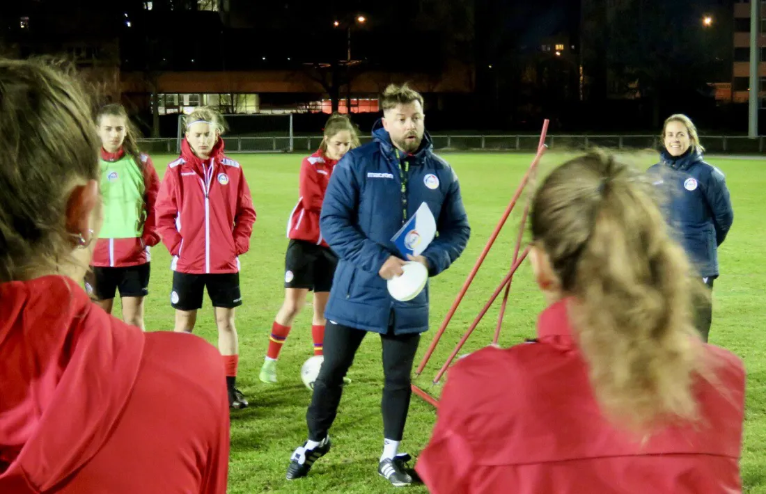 La selecció femenina, a Estrasburg.