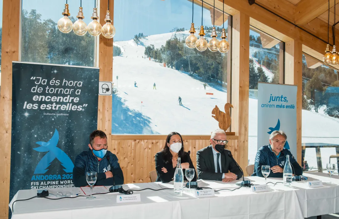 El restaurant Coll de la Botella va acollir la roda de premsa de presentació de l’acord de la candidatura 2027 amb Vallnord Pal-Arinsal.
