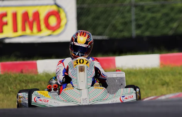 p._29_alex_machado_kartimage1