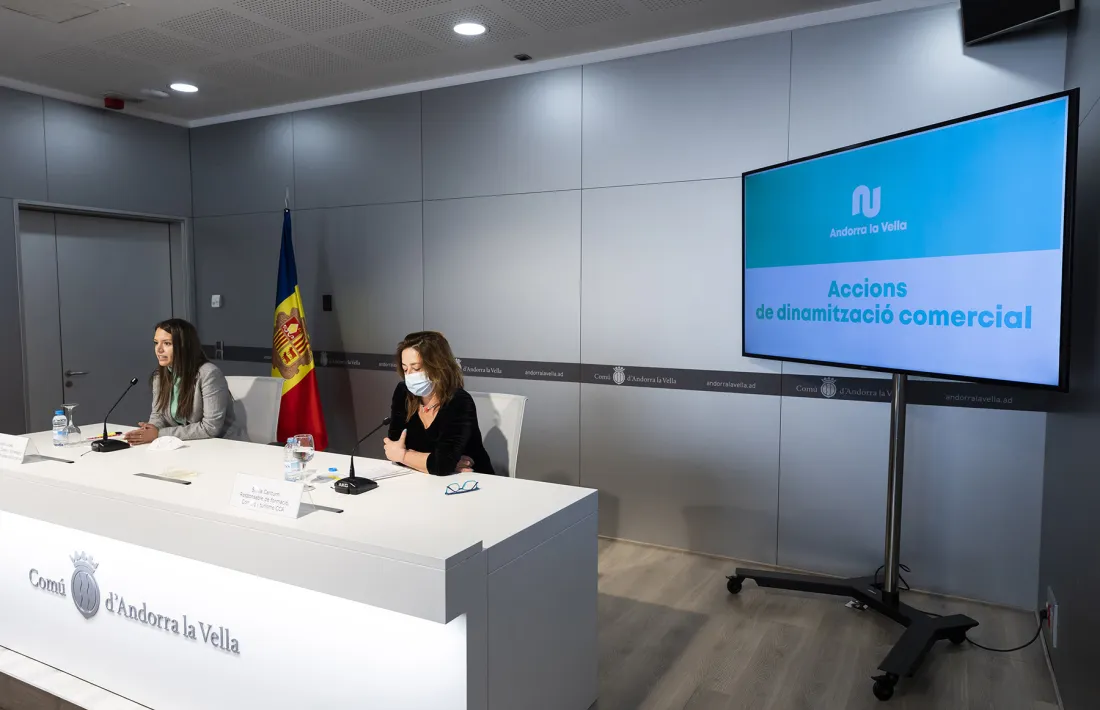 Meritxell López i Stella Canturri en la roda de premsa d'aquest matí.