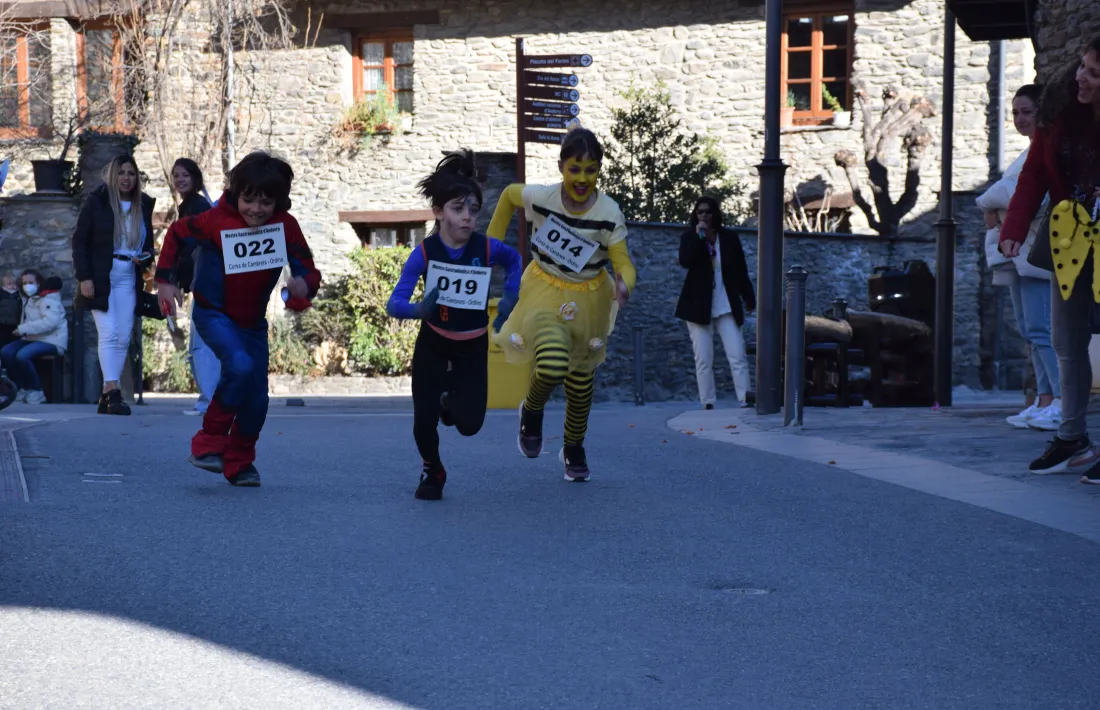 Infants participants a la cursa.