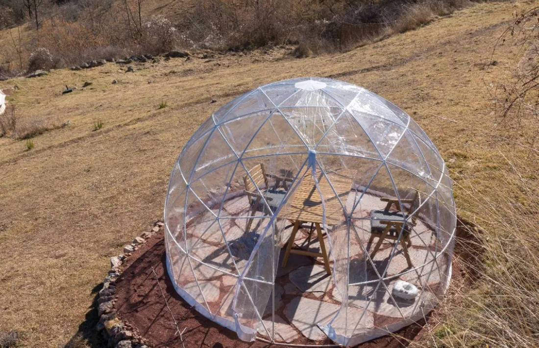 Una de les cúpules per acollir els clients. 