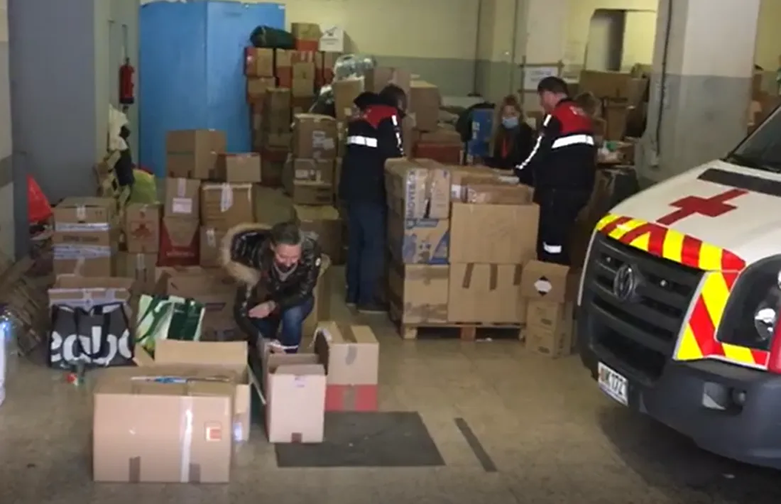 Ahir al matí es va carregar el primer dels vehicles que formarà part del comboi que sortirà dimecres.