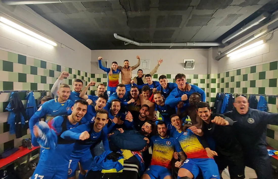 L'FC Andorra va celebrar el triomf a Cornellà del Llobregat.