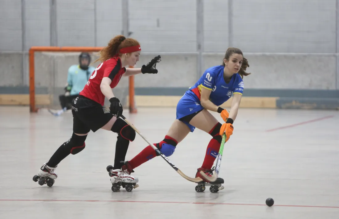 Txell Dilmé va marcar un dels dos gols de l’Andorra HC contra l’Alpicat.