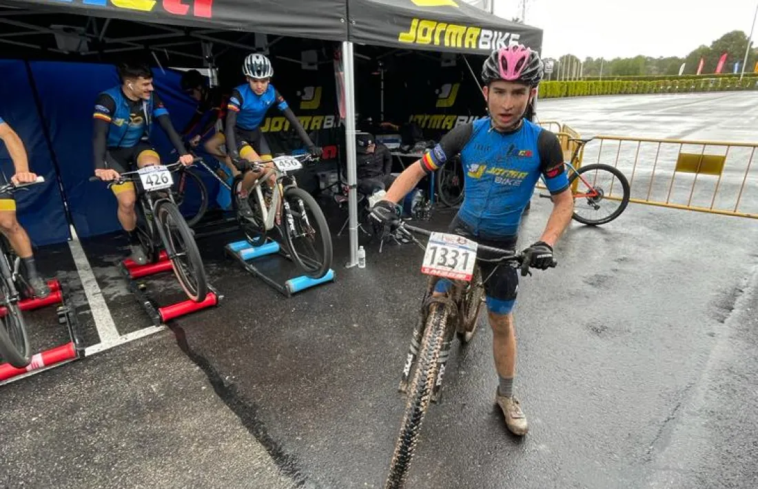 L’equip JormaBike-ACA, a La Nucía.