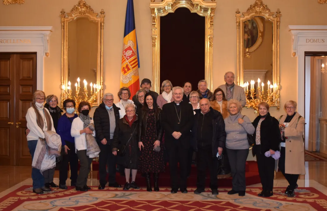 Foto de família durant la visita.