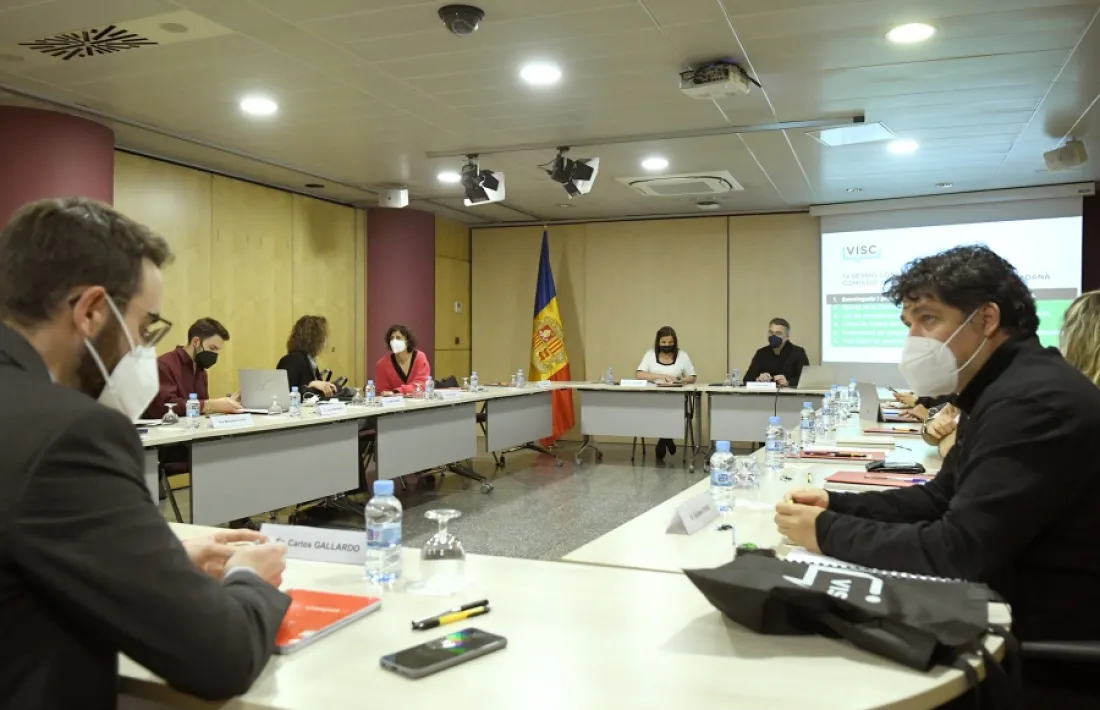 Un moment de la primera reunió de la comissió.