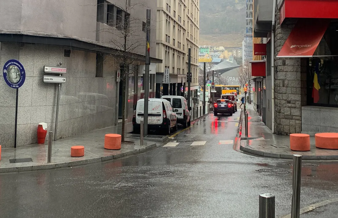 Vista del carrer Ciutat de Sabadell d'Escaldes-Engordany.