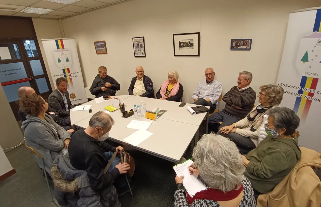Un moment de la reunió del Partit Socialdemòcrata amb la gent gran.