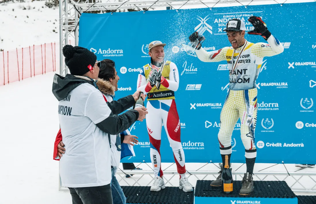 Joan Verdú va viure ahir el seu dia més especial amb una tercera posició al gegant de les Finals de Copa d’Europa i també va rebre el títol de campió de l’especialitat.