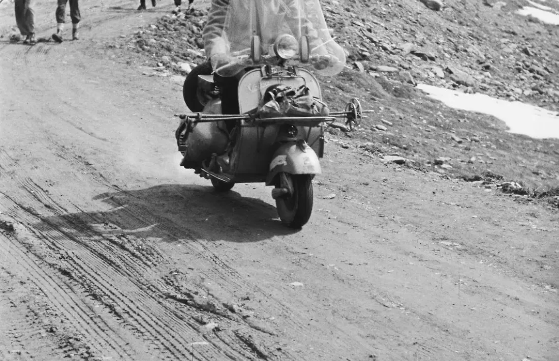 El Fargo, amb el rètol Andorra la Seu d’Urgell, descarrega en algun punt d’Envalira.