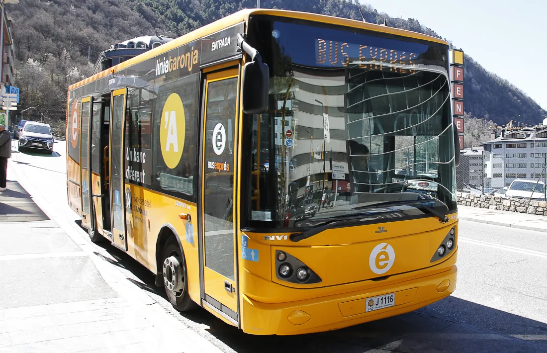 Imatge d'arxiu d'un autobús en una parada d'Escaldes-Engordany.