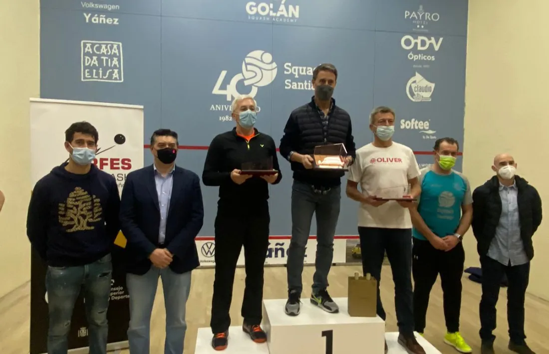 Lluís Suárez, al lloc més alt del podi.