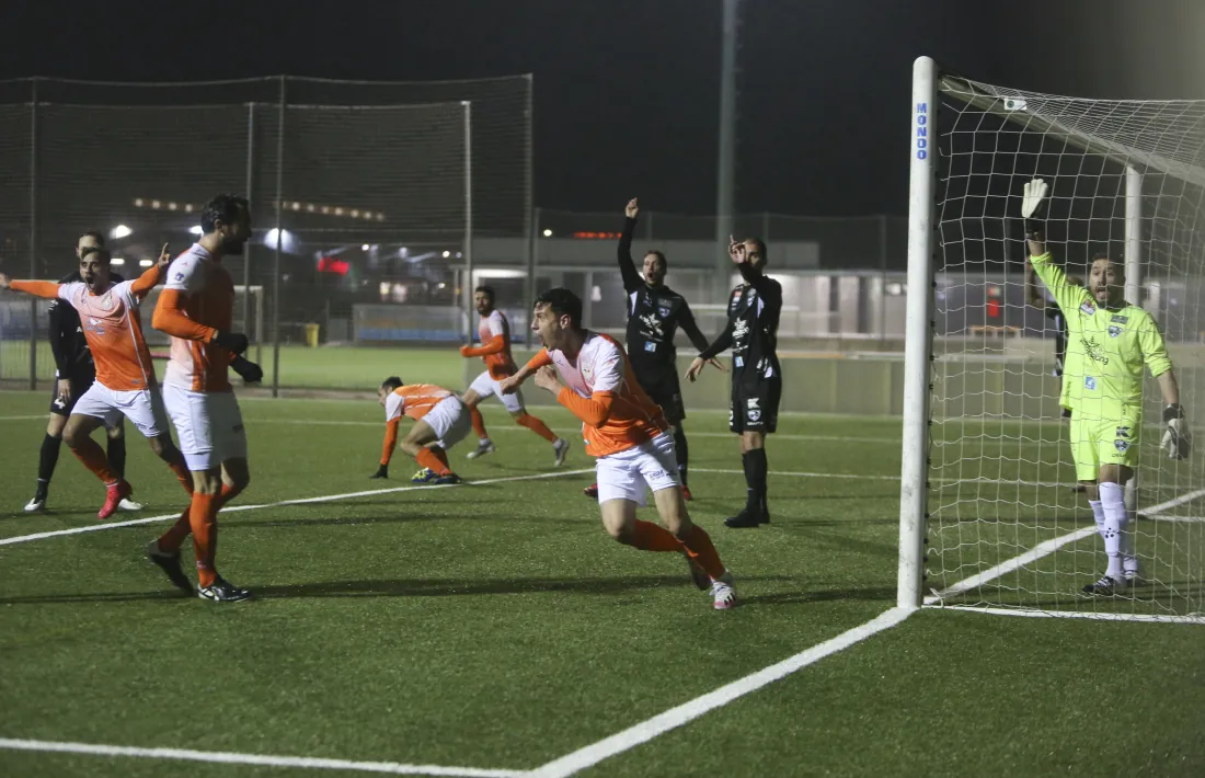 El colombià Juan Camilo Puentes va marcar el 0 a 1 per la UE Sant Julià.