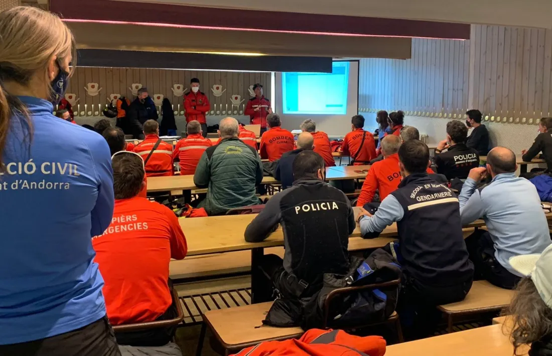 Participants en el simulacre.