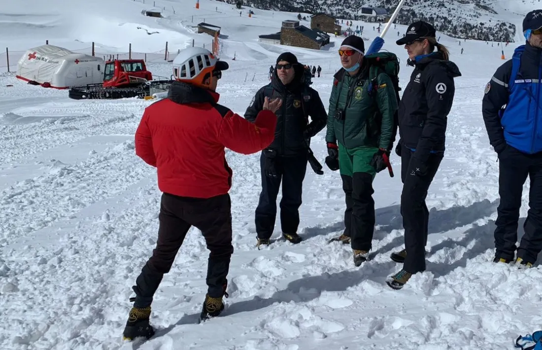 Participants en el simulacre.