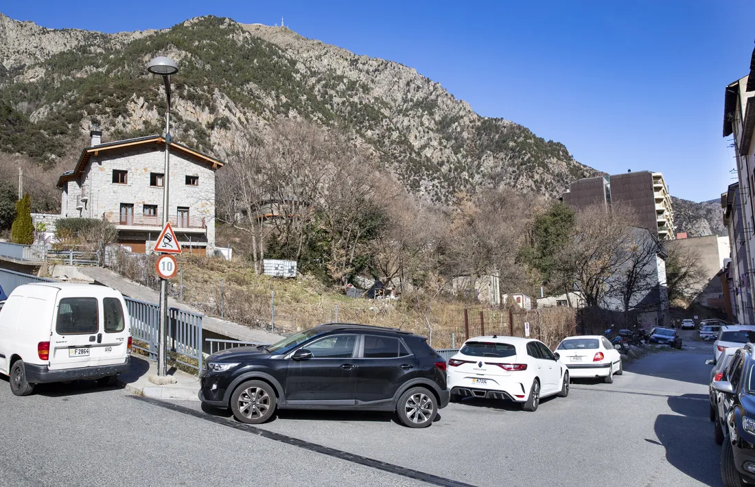 Espai on s'habilitarà el nou aparcament.