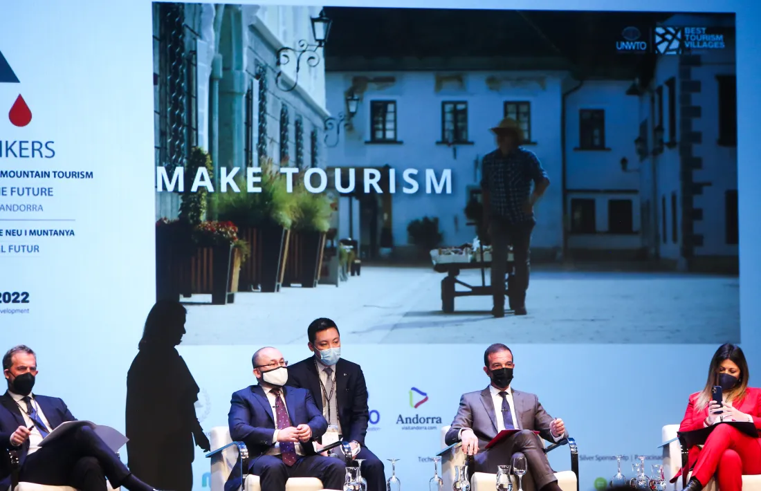 Un moment de la taula rodona sobre destinacions de muntanya entre la recuperació i la mirada cap al futur.