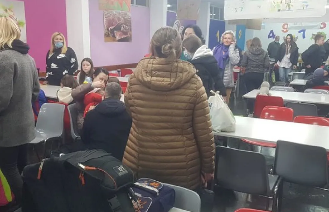 Un moment de l’arribada del grup de 53 refugiats a la Seu, aquest cap de setmana. 