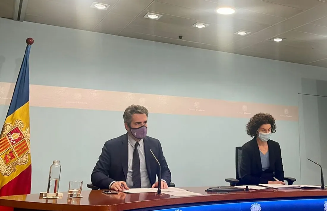 Un moment de la compareixença dels ministres Jover i Ubach aquesta tarda.