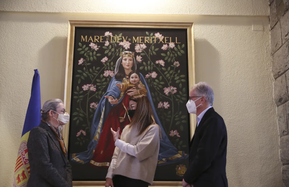 Cepeda, amb la ministra Riva i el director general del SAAS, Josep M. Piqué, davant l’oli.