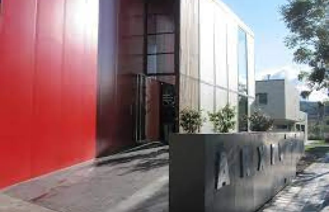 Exterior de l'Arxiu Comarcal de l'Alt Urgell. 