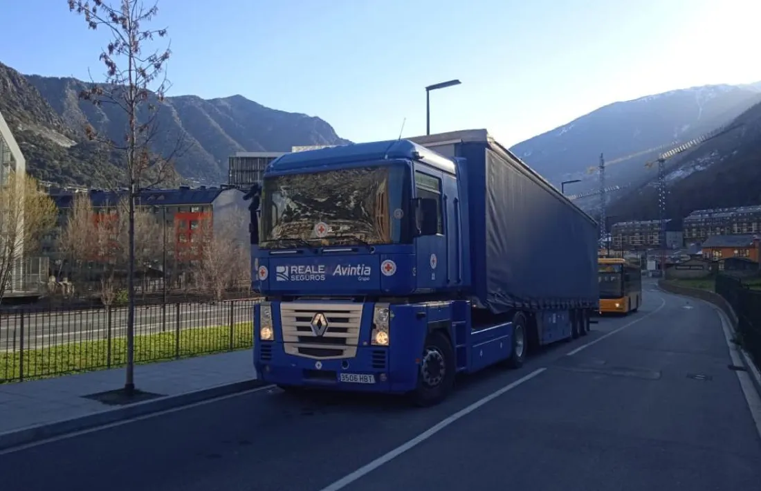 El tràiler amb ajuda humanitària va sortir diumenge passat.