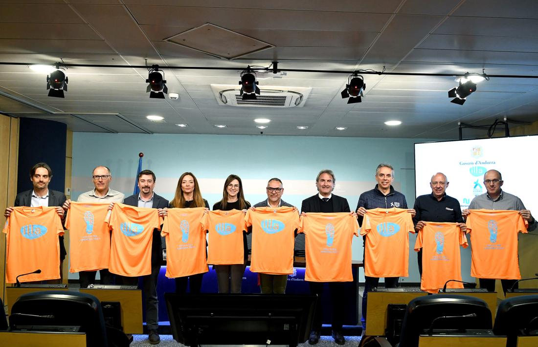 La samarreta de l'11a edició de la Cursa Popular Illa Carlemany.