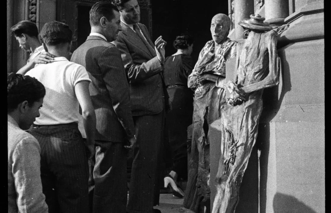 Profanació del convent de les Saleses de Barcelona, una de les imatges icòniques de la Guerra Civil.