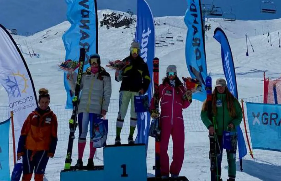 Íria Medina al calaxi més alt del podi.