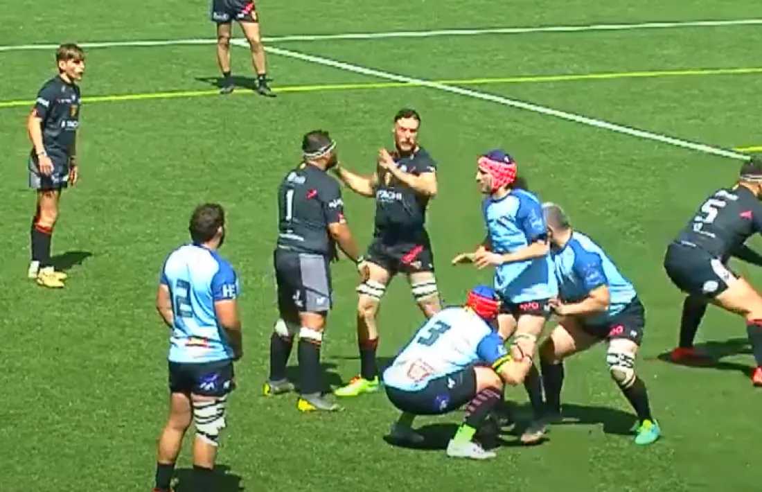 Un moment del duel d'ahir entre el VPC i el Vernet a l'Estadi Nacional.