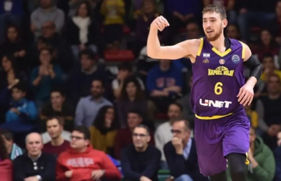 Cline ha jugat a Galatasaray, Maccabi de Tel-Aviv i Brescia, entre d’altres.