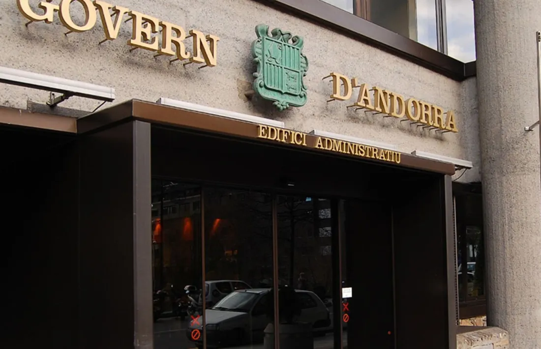 Imatge d'arxiu de l'entrada a l'edifici administratiu del Govern.