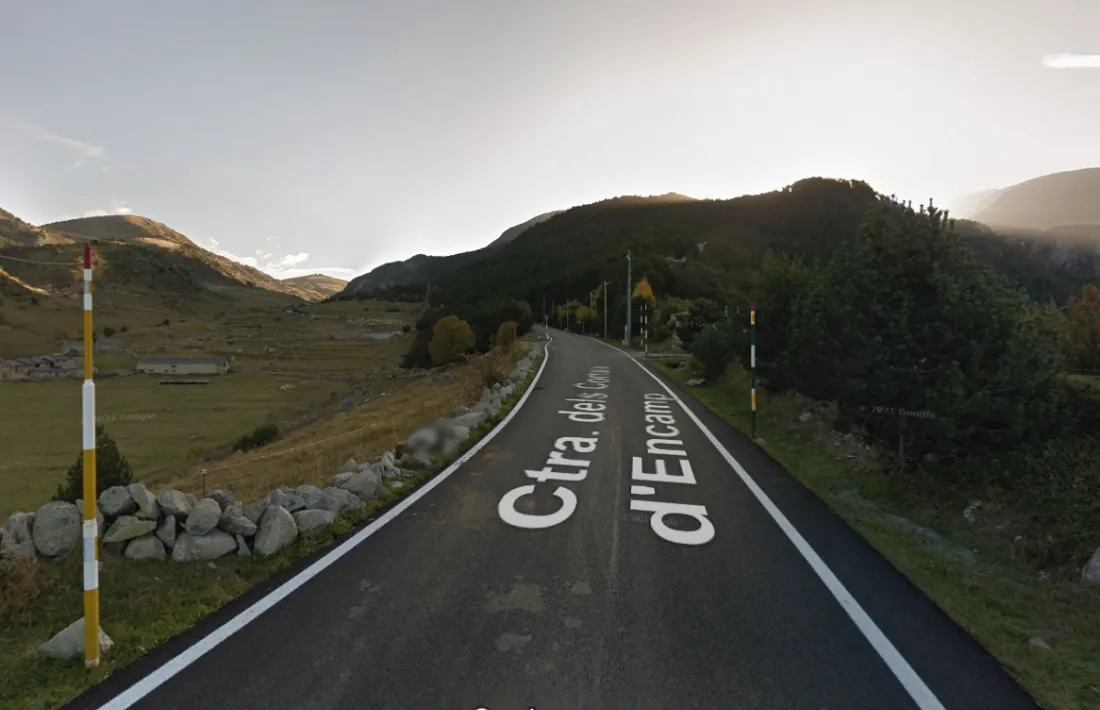 La carretera secundaria 220 dels Cortals d'Encamp.