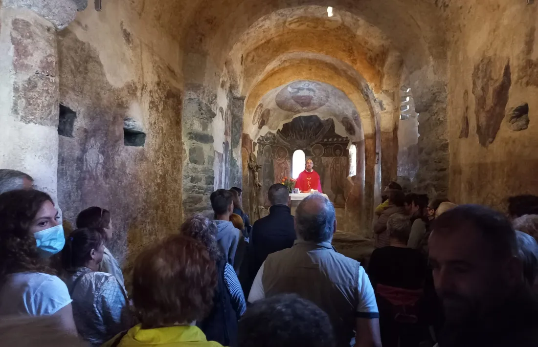 La missa, oficiada pel mossèn de la parròquia, Antoni Elvira, en honor al patró de les Bons.