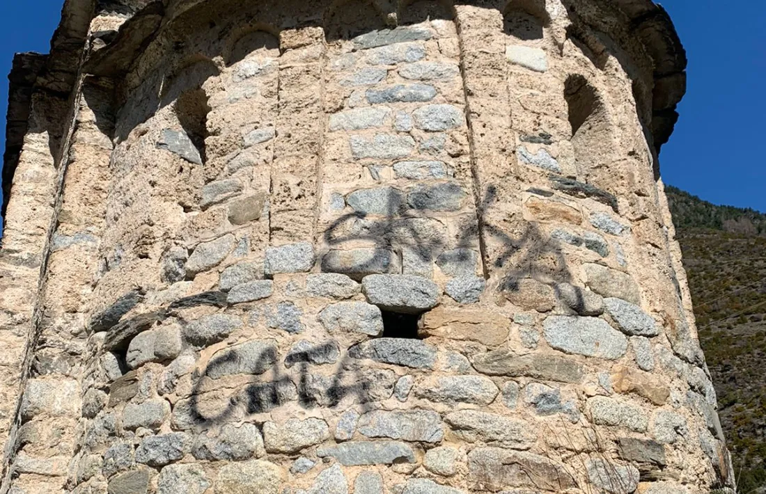 Els grafits trobats a l'absis de l'església de Sant Romà de les Bons.