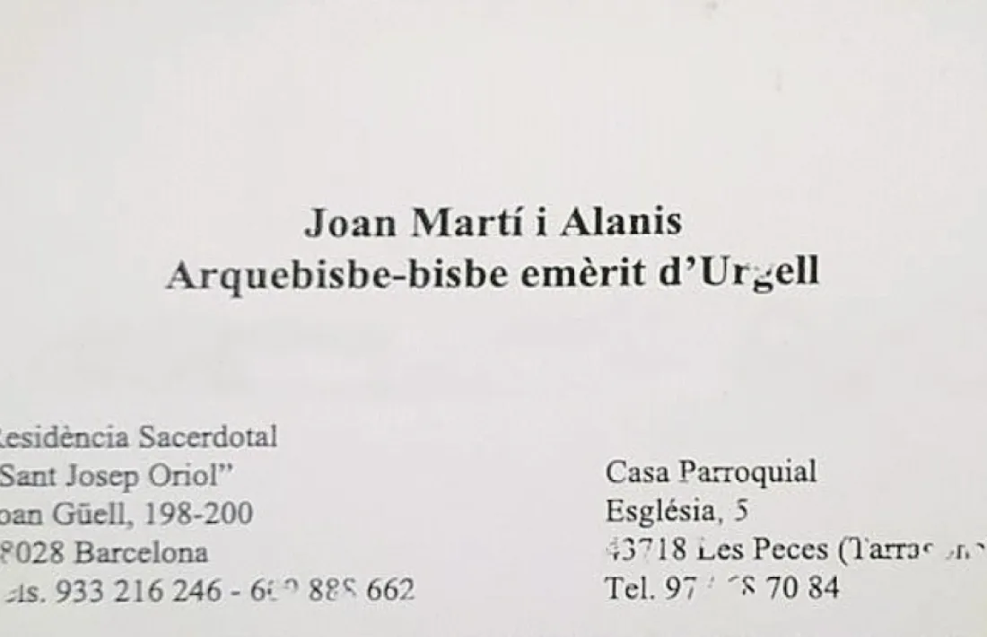 Targeta personal de l’arquebisbe emèrit, un cop es va retirar del seu ministeri. Va aparèixer dins del marc d’un quadre seu que havia regalat a uns amics de la infància del Camp de Tarragona.