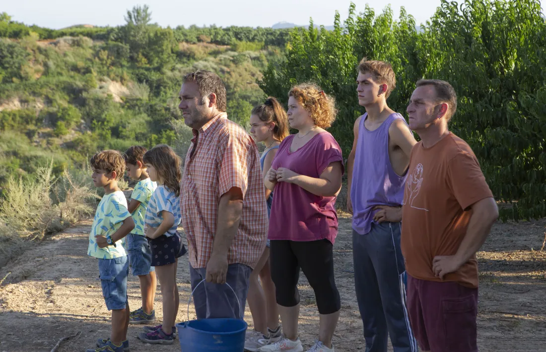 Fotograma amb la família protagonista del film. 
