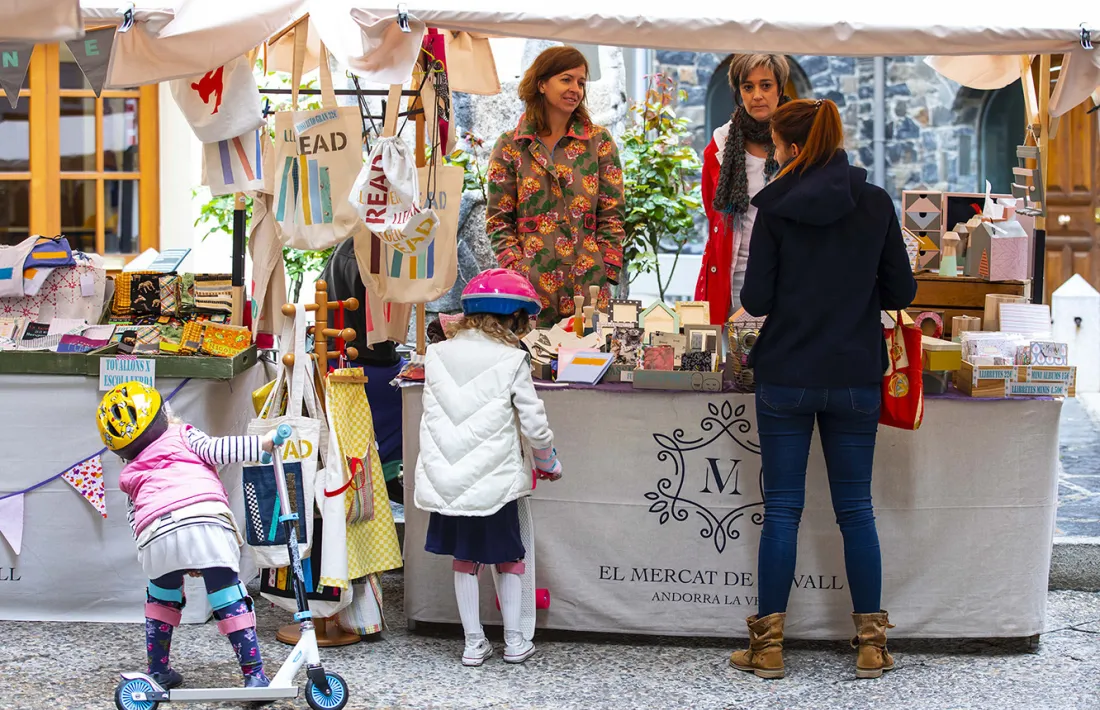Imatge d'arxiu d'unes parades al Mercat de la Vall.