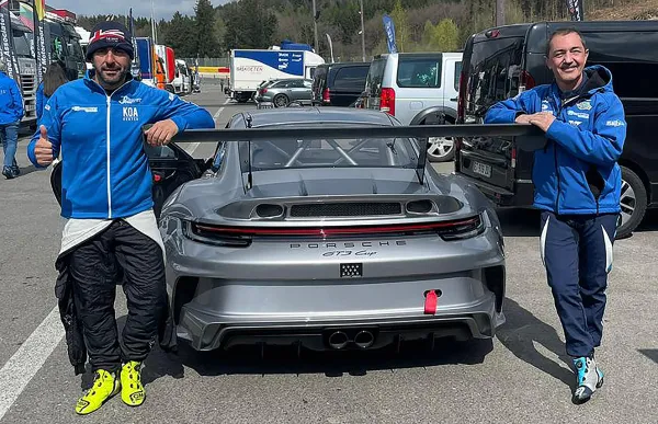 p._29_2_jaume_font_i_joan_vinyes_amb_cotxe_per_porsche_cup