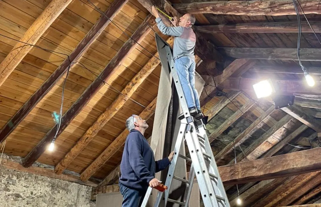 Un instant del muntatge de l'exposició.