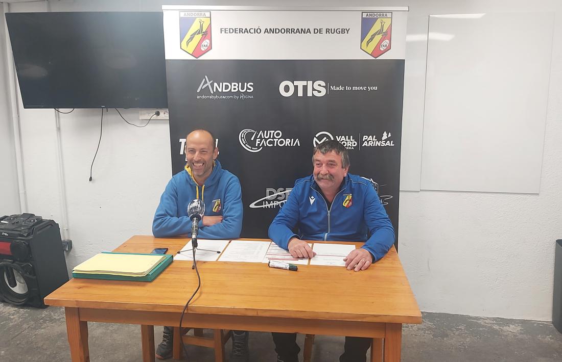 Josep Badia i Philou Berdager van detallar ahir la participació dels petits isards al prestigiós Torneig de Sainte Dévote.