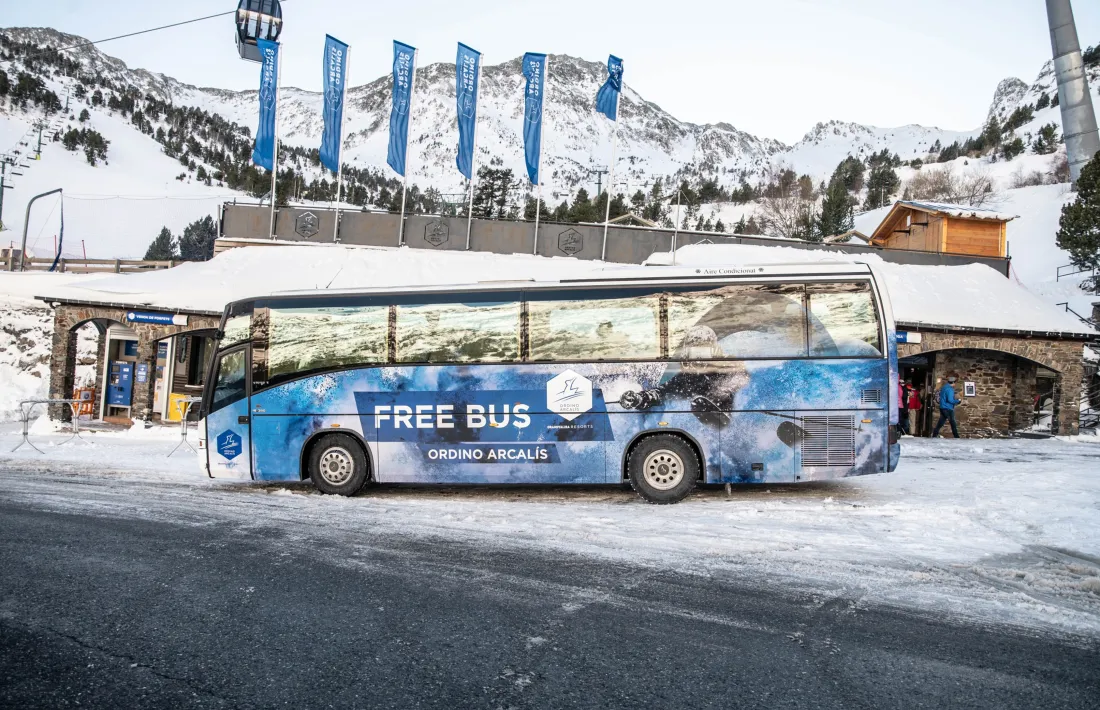 El 'Free bus' a l'estació d'Arcalís.